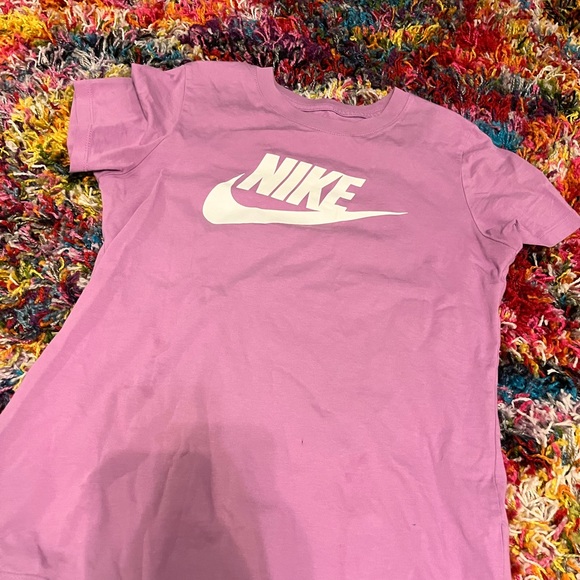 Nike shirt - Picture 1 of 1